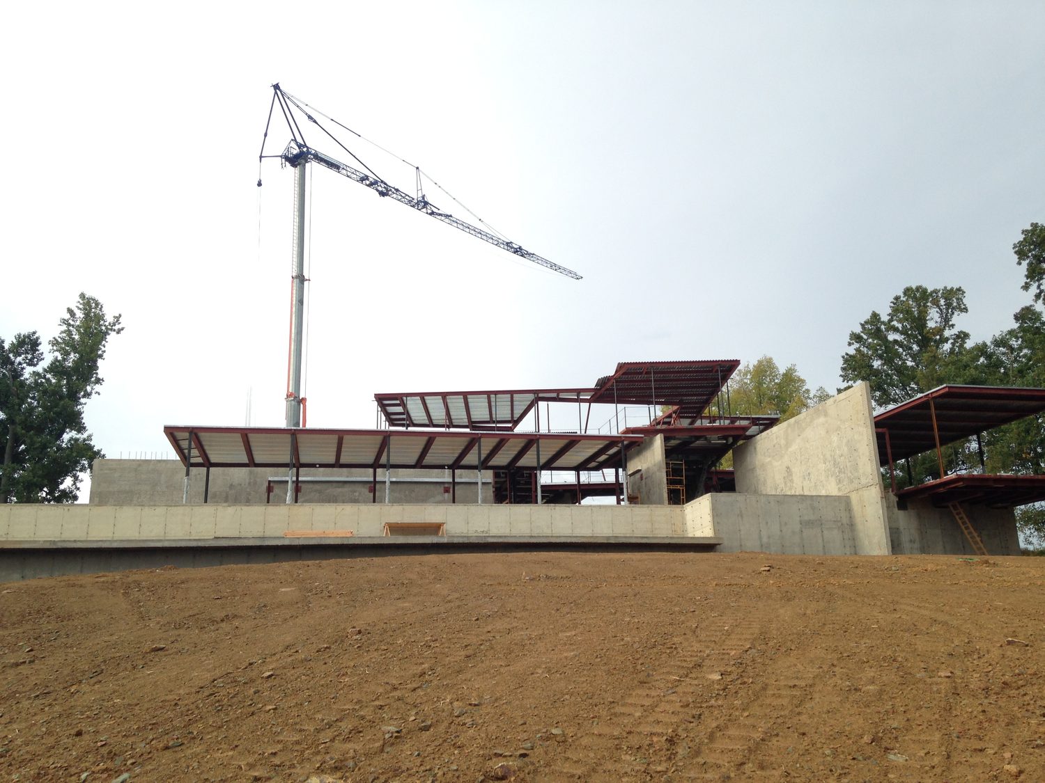 Tower crane setting the steel structure of Wildcat Mountain during construction